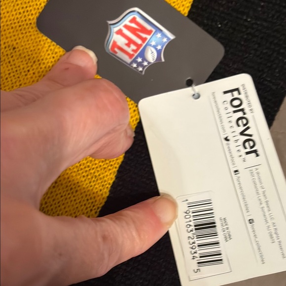 NFL Steelers🎉HP🎉Black and Yellow Scarf with Fringe - Picture 4 of 8